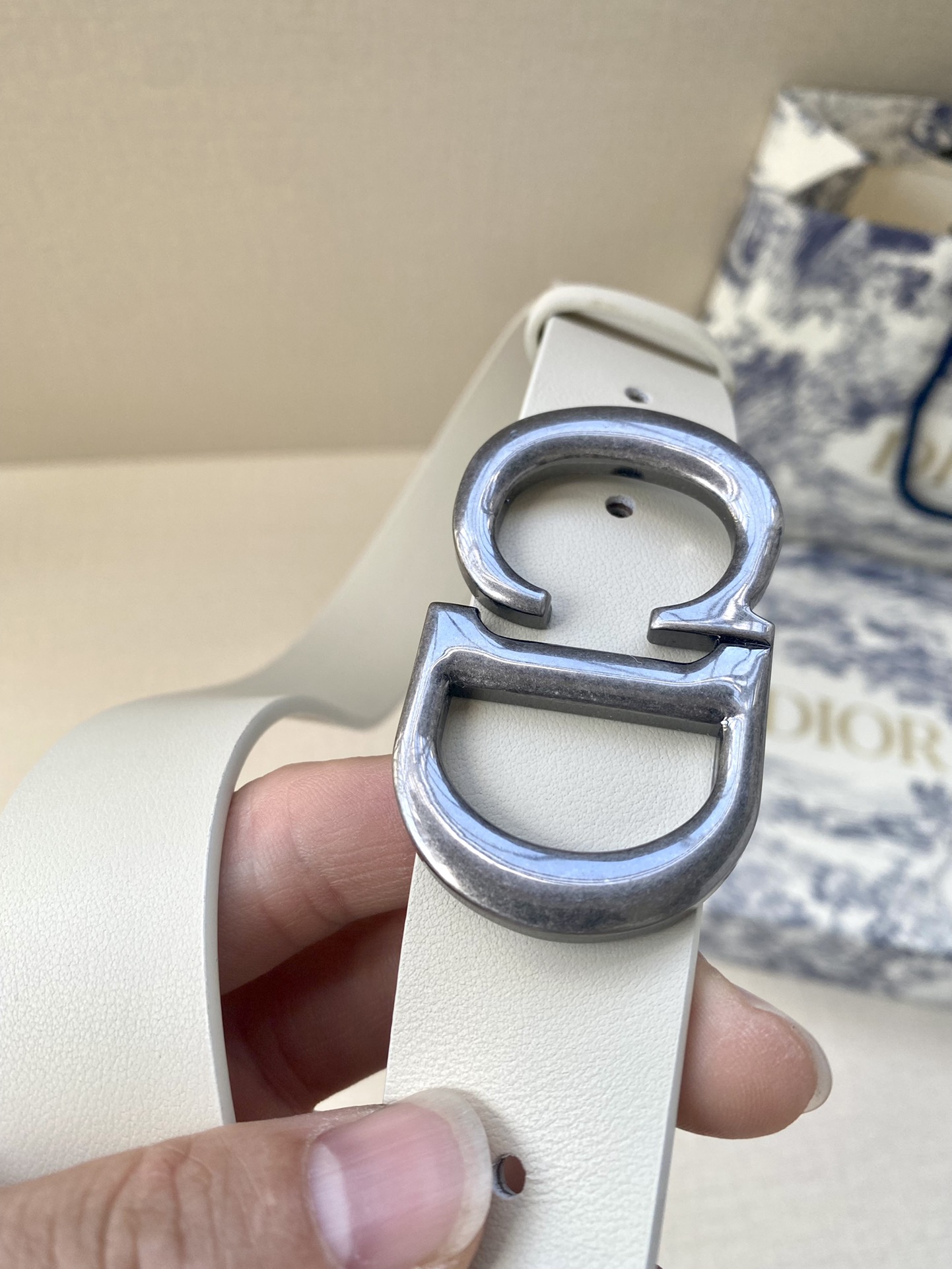 配全套包装礼盒宽度3.0cmDior