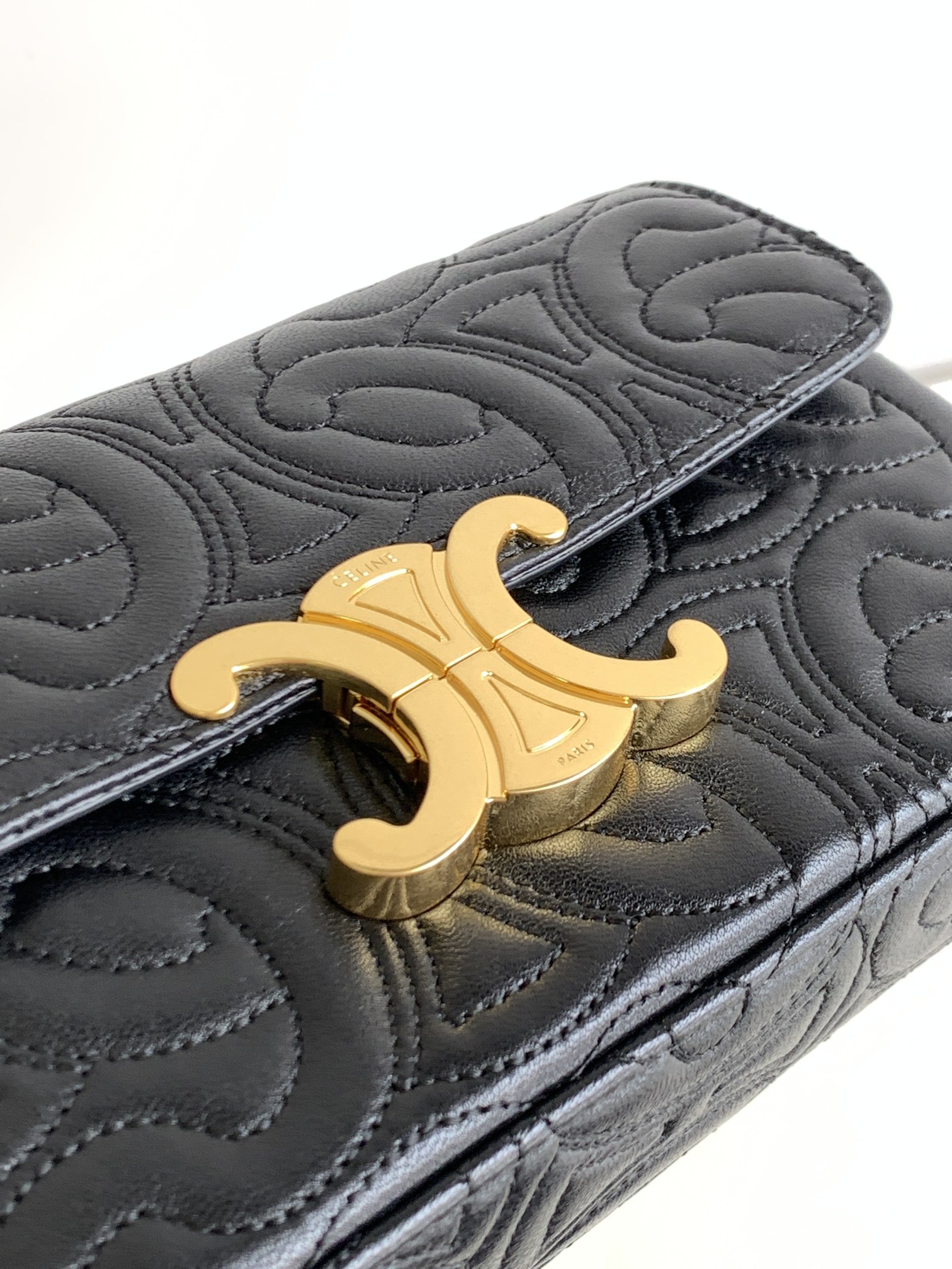 CELINE赛琳最新款绗缝限定凯旋门腋下包194143