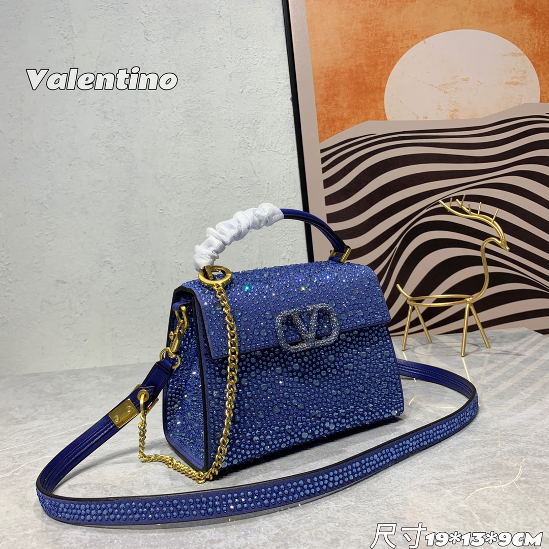 550 【配盒】Valentino Garavani VSLING 迷你手提包