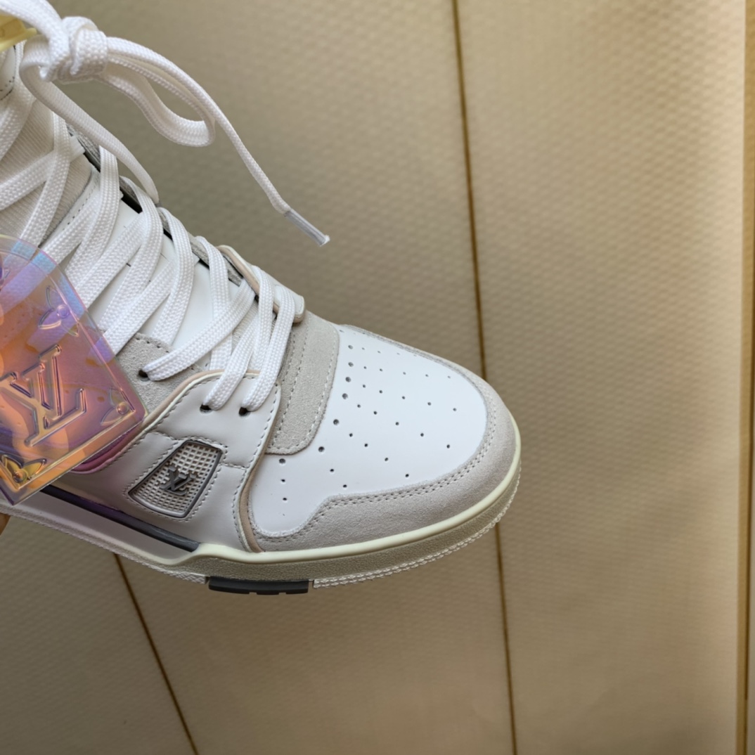 Louis Vuitton Louis*Vuitto* LV trainer 走秀款 《滑板鞋系列》TRAINER 大底和面料私模 绝对下血本费心思的一款鞋子 自Vifgil到来之后而设计的这一系列 每一季度都深受众多粉丝的青睐 TPU 大底 包装