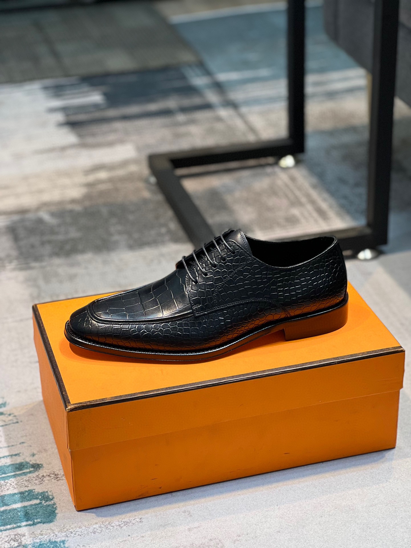 Hermes  爱马仕 ——顶级原单官网同步新品，鞋面采用意大利进口小牛皮，质感超强，内里顶级进口水染小牛里，原版进口真皮大底，进出专柜无压力，欢迎对比真皮大底娇贵，试穿请垫软布，避免影响二次销售