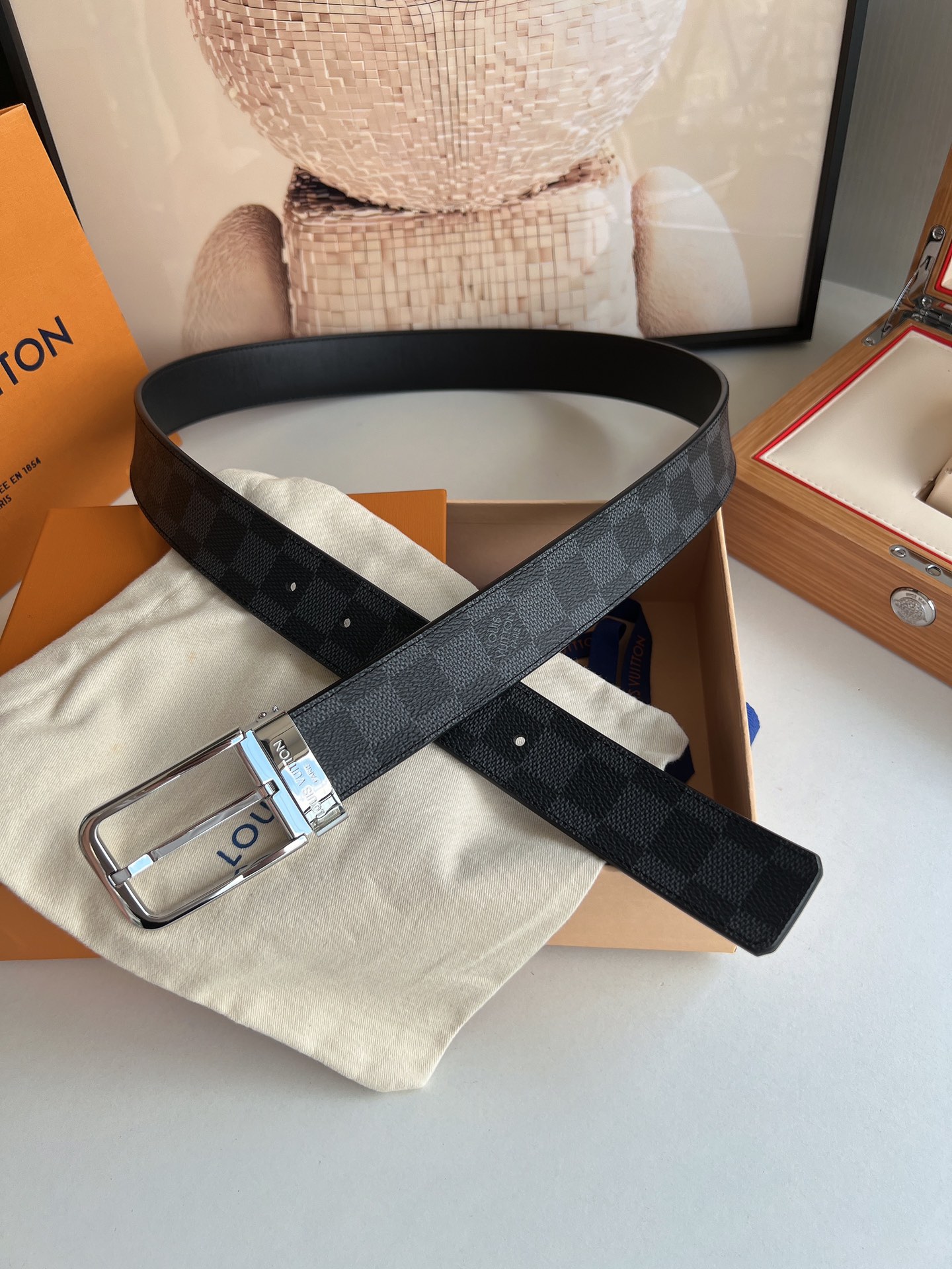 LV/路易威登   老花仔料的针式腰带