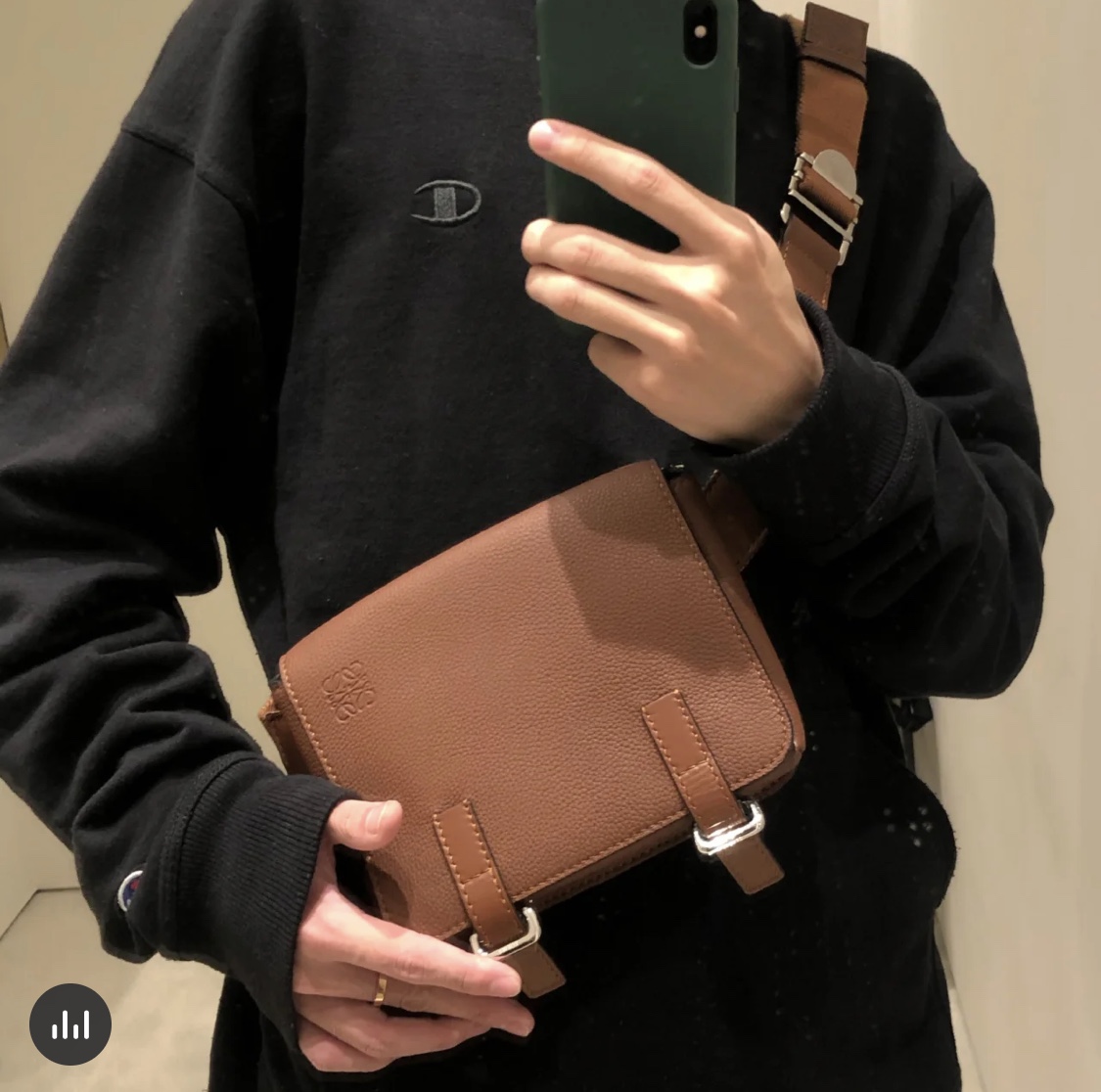 LOEWE罗意威 柔软粒面牛皮革军用腰包 0525
