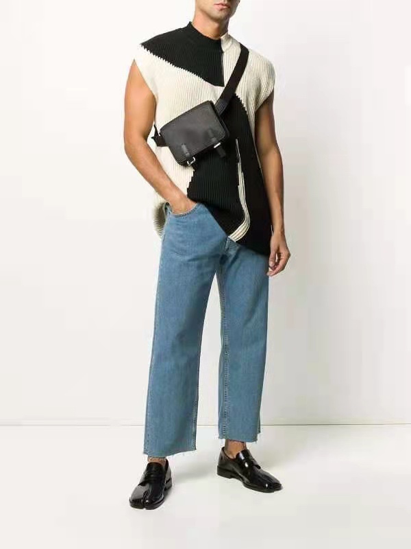 LOEWE罗意威 柔软粒面牛皮革军用腰包 0525