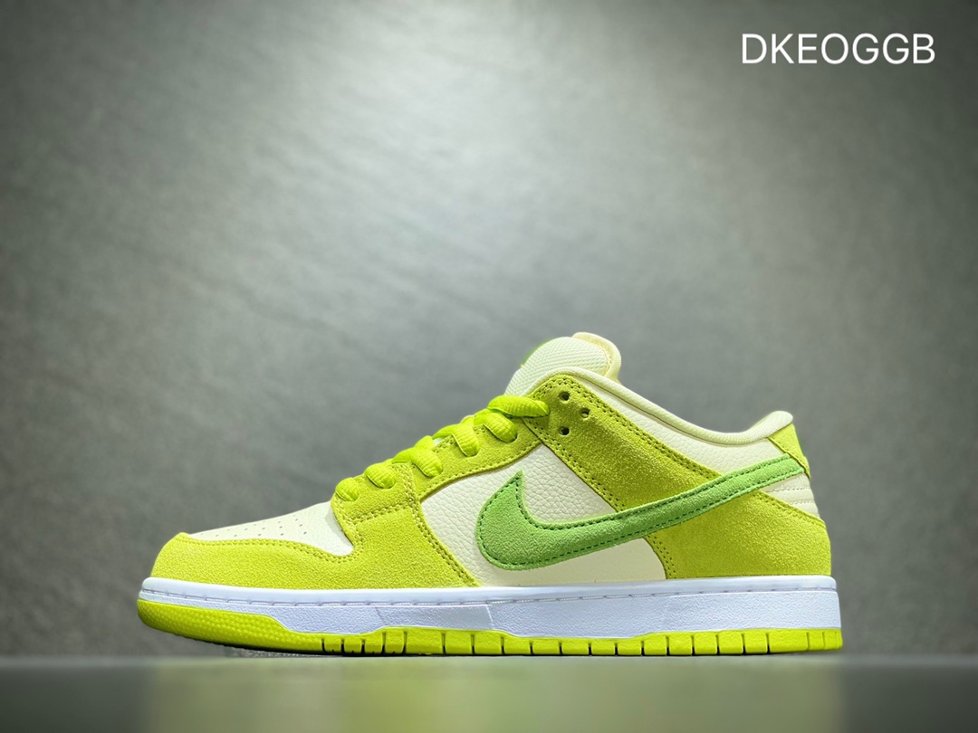 300 NIKE Dunk SB Low 低帮休闲板鞋 DM0807-300