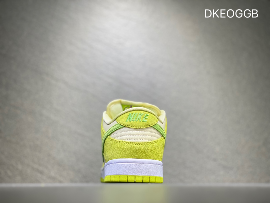 300 NIKE Dunk SB Low 低帮休闲板鞋 DM0807-300