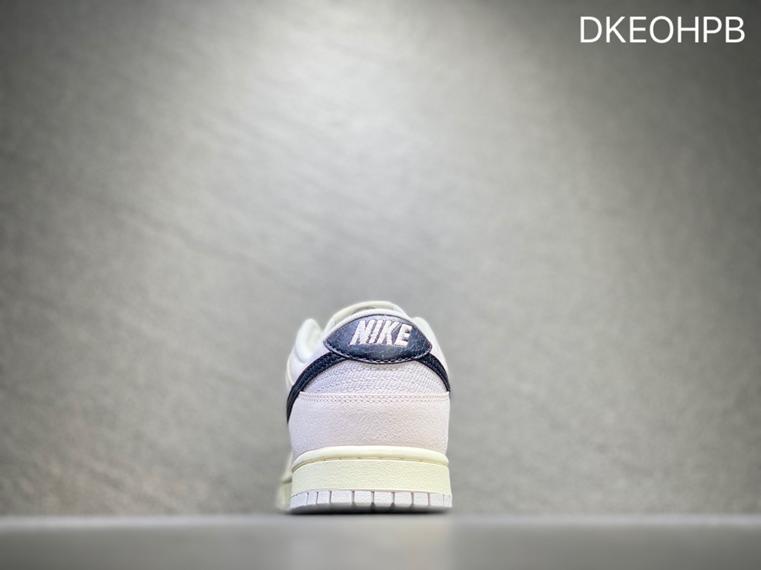 300 NIKE Dunk SB Low 低帮休闲板鞋  DO9776-001