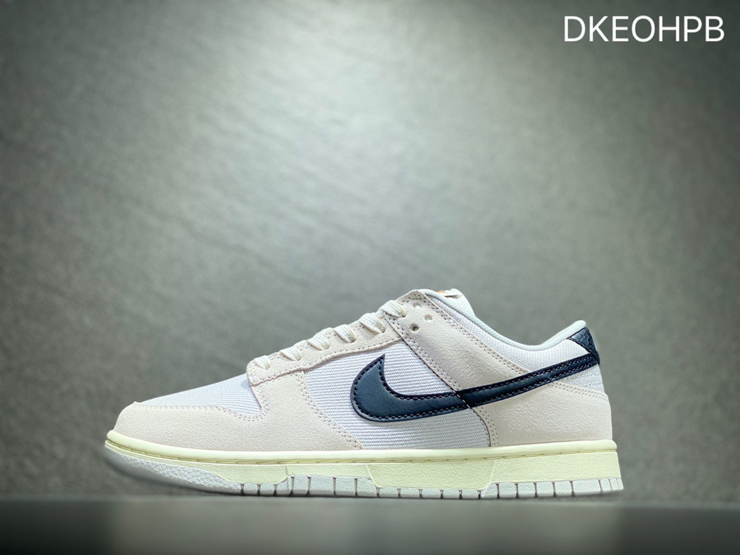300 NIKE Dunk SB Low 低帮休闲板鞋  DO9776-001