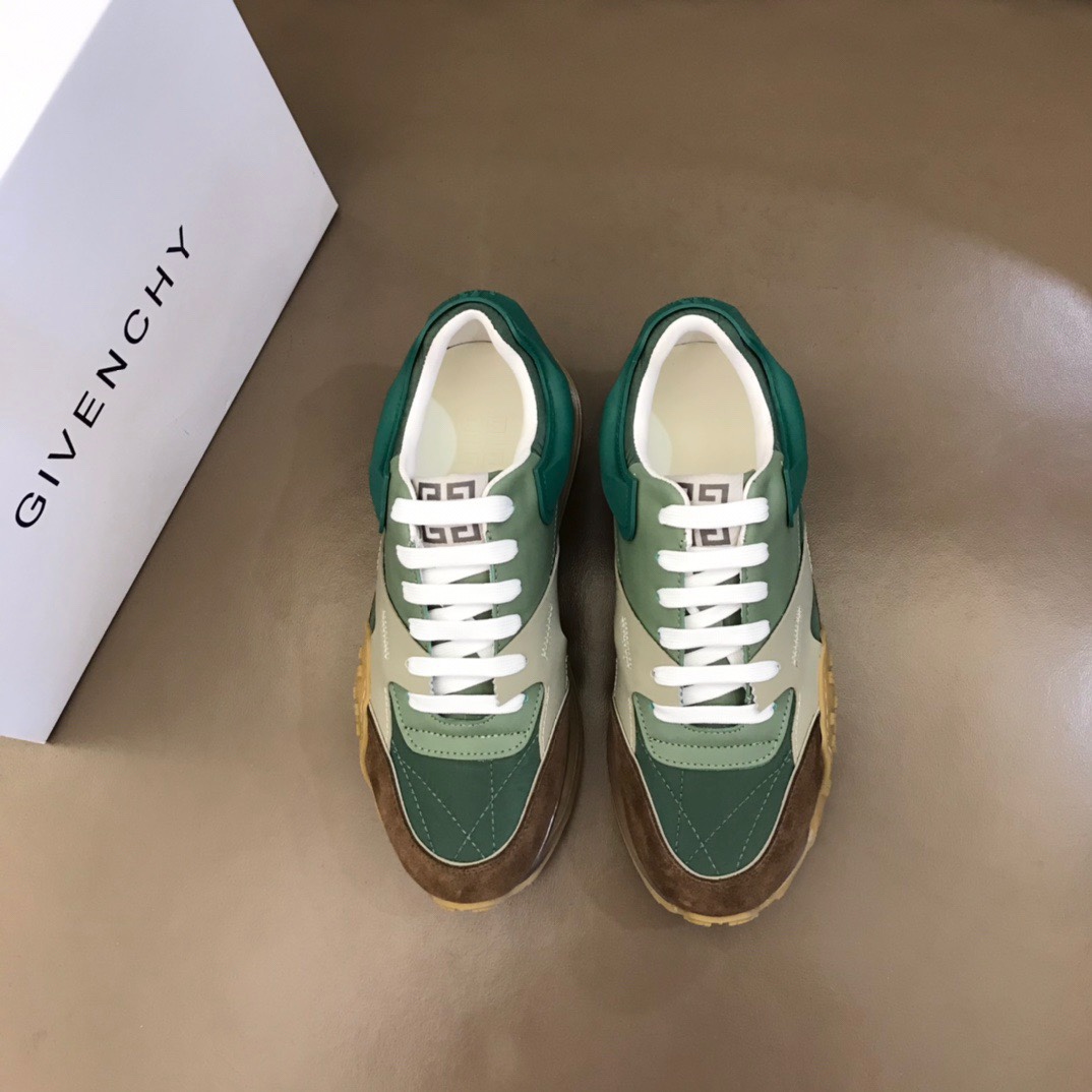 K0 码数38-44 45码定做 2022年  Givenchy 纪梵希 超酷时尚男士气垫休闲运动鞋鞋面层压细节，鞋舌点缀4G LOGO刺绣品牌logo细节，气垫组合大底，橡胶鞋底装饰防滑铆钉模塑细节～采用多材质撞色拼接设计，造型设计时尚大气。高档精品