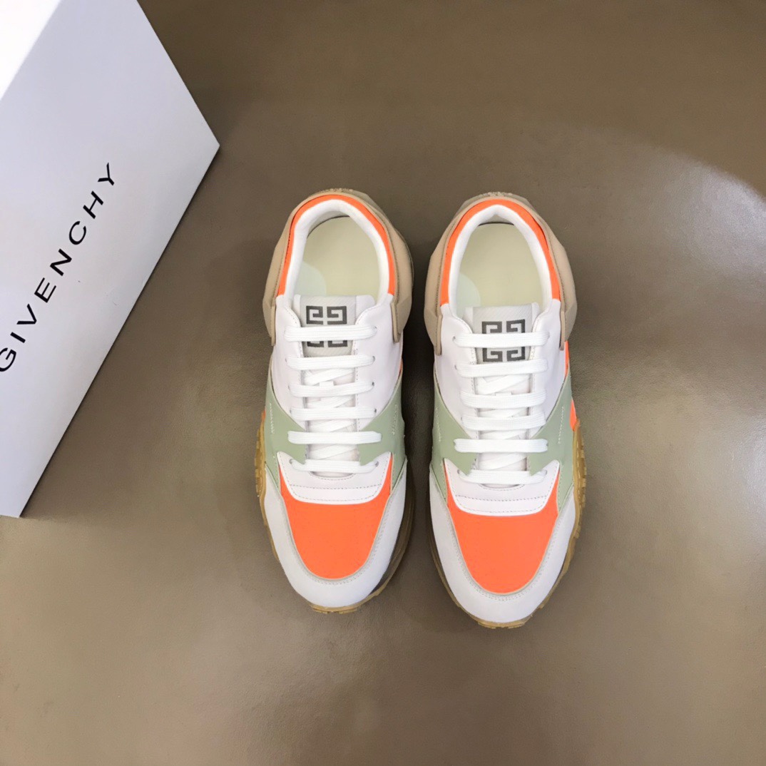 K0 码数38-44 45码定做 2022年  Givenchy 纪梵希 超酷时尚男士气垫休闲运动鞋鞋面层压细节，鞋舌点缀4G LOGO刺绣品牌logo细节，气垫组合大底，橡胶鞋底装饰防滑铆钉模塑细节～采用多材质撞色拼接设计，造型设计时尚大气。高档精品