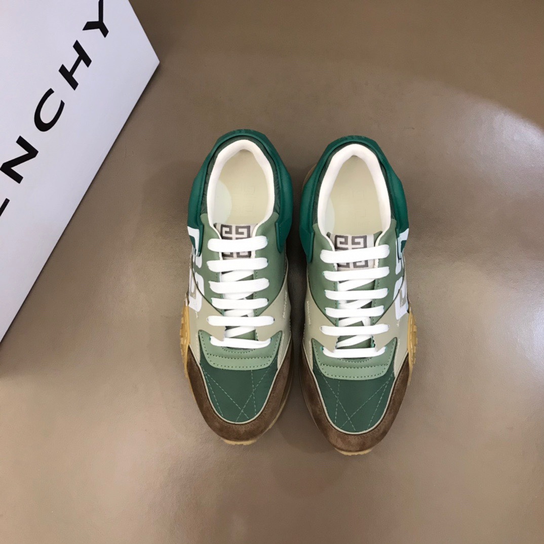 K0 码数38-44 45码定做 2022年  Givenchy 纪梵希 超酷时尚男士气垫休闲运动鞋鞋面层压细节，鞋舌点缀4G LOGO刺绣品牌logo细节，气垫组合大底，橡胶鞋底装饰防滑铆钉模塑细节～采用多材质撞色拼接设计，造型设计时尚大气。高档精品