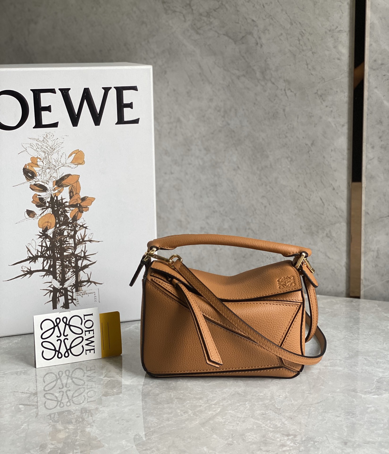 LOEWE罗意威 Mini Puzzle bag几何包 0338焦糖色18CM