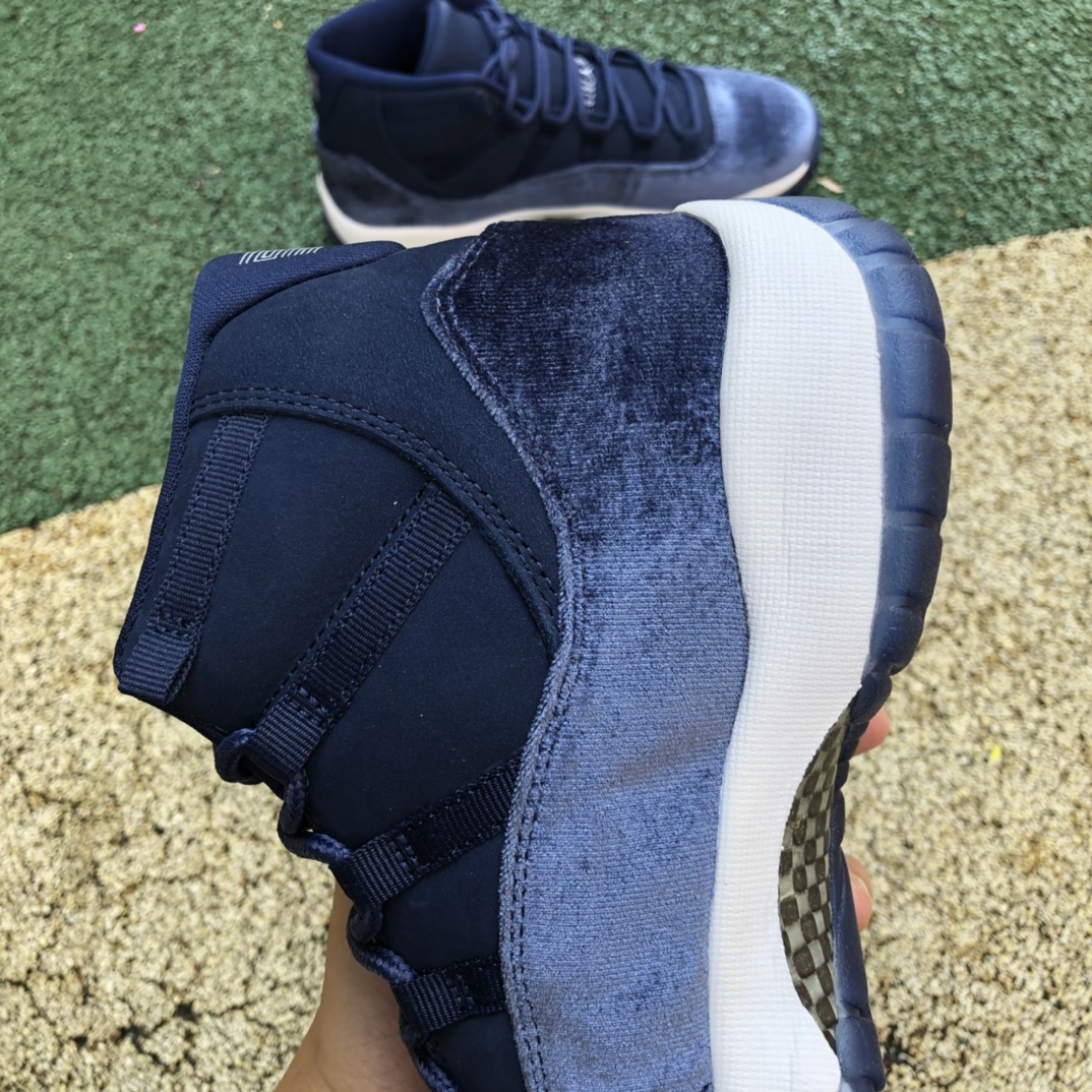 Air Jordan 11 Velvet WMNS ”Midnight Navy” velvet midnight navy blue AR0715-441