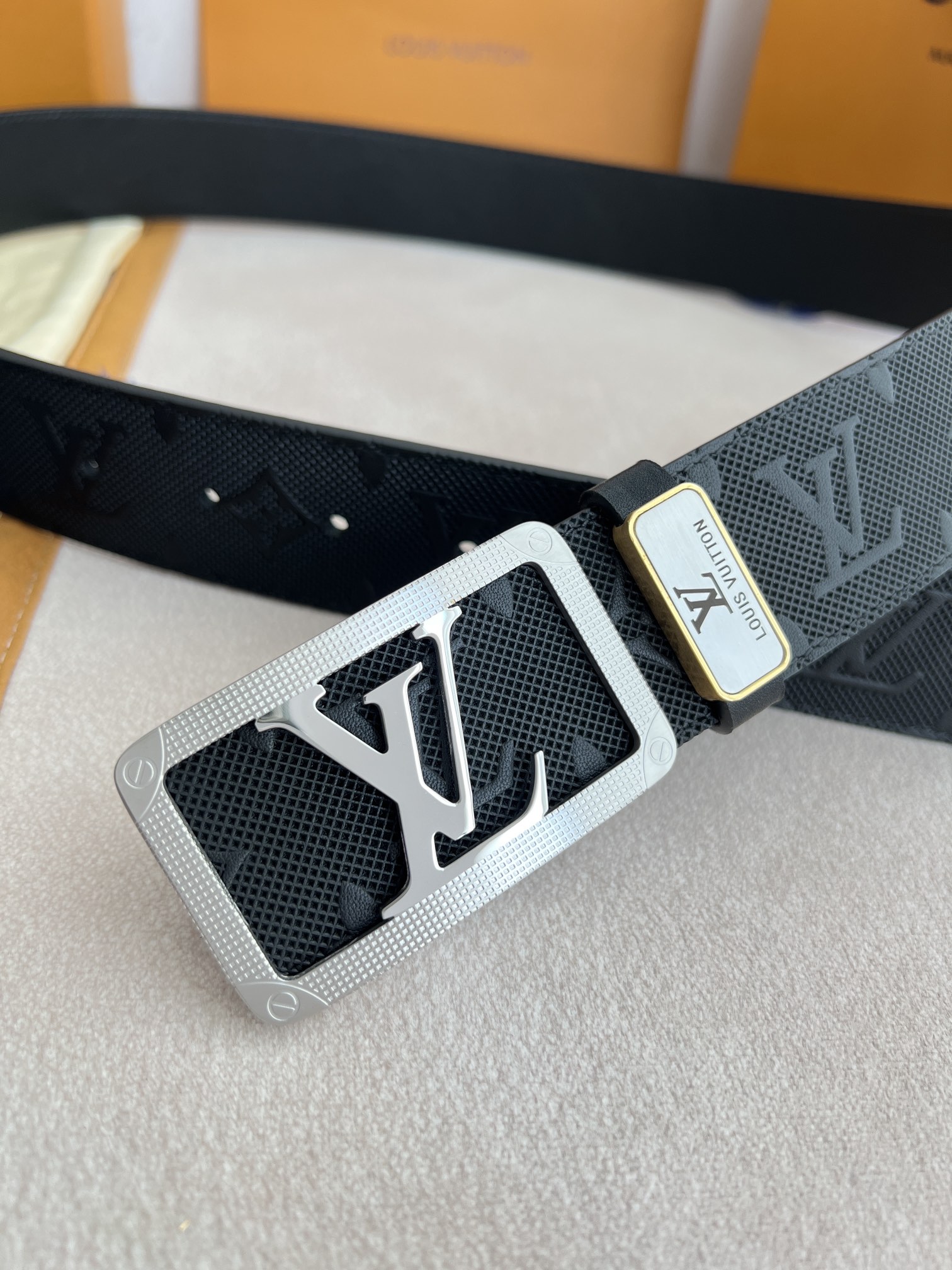 品名LV..路易..威登️腰带皮带原