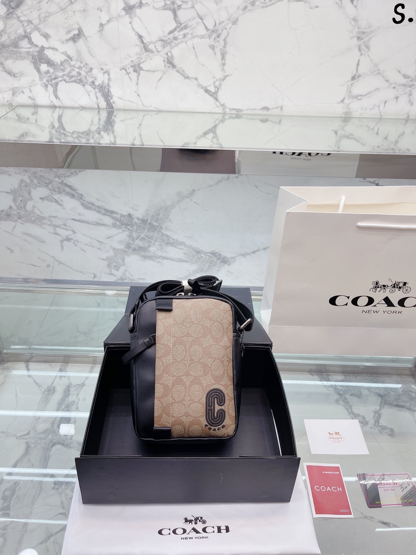 K0 coach track  Coach 蔻驰 男士相机包 拉链款马车花纹胸包斜挎包单肩包 22 17cm