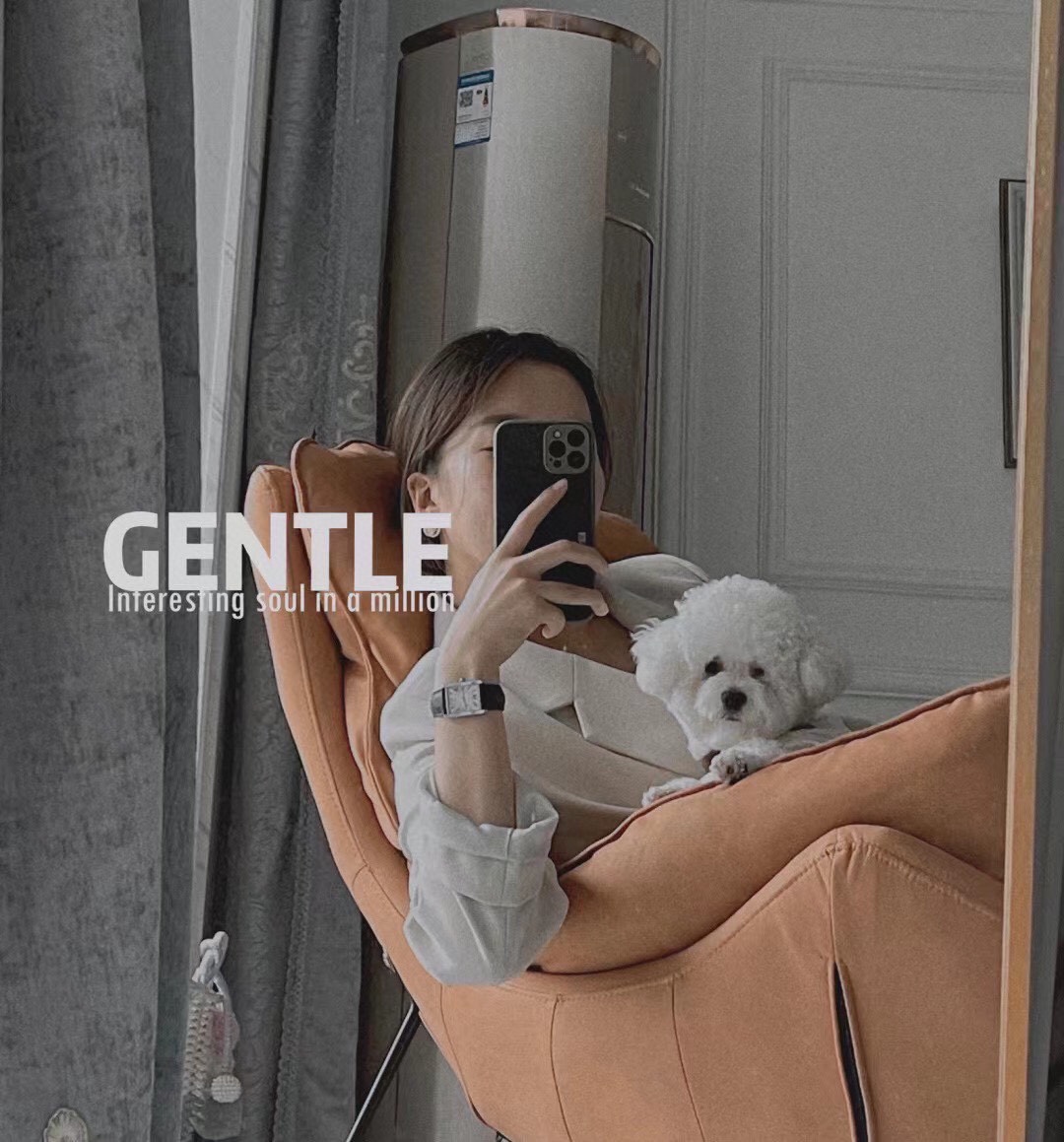 NO:157498,New tank must quartz watch Large size: 33.7mm*25.5mm, thickness 6.6mm Small size: 29.5mm*22mm, thickness 6.7mm Simple and modern style. Simple commuting without losing its softness!  The combination rate of tanks is quite high, and it is a very suitable style for daily life and office work, which enhances temperament and good taste!  ,19860909新款坦克must 石英腕表 大号尺寸: 33.7mm*25.5mm,厚度6.6mm 小号尺寸: 29.5mm*22mm,厚度6.7mm 简约摩登风格.简约通勤又不失柔美！ 坦克的搭配率蛮高的, 日常和办公都非常适合的款式 提升了气质和好品味！,,Watch