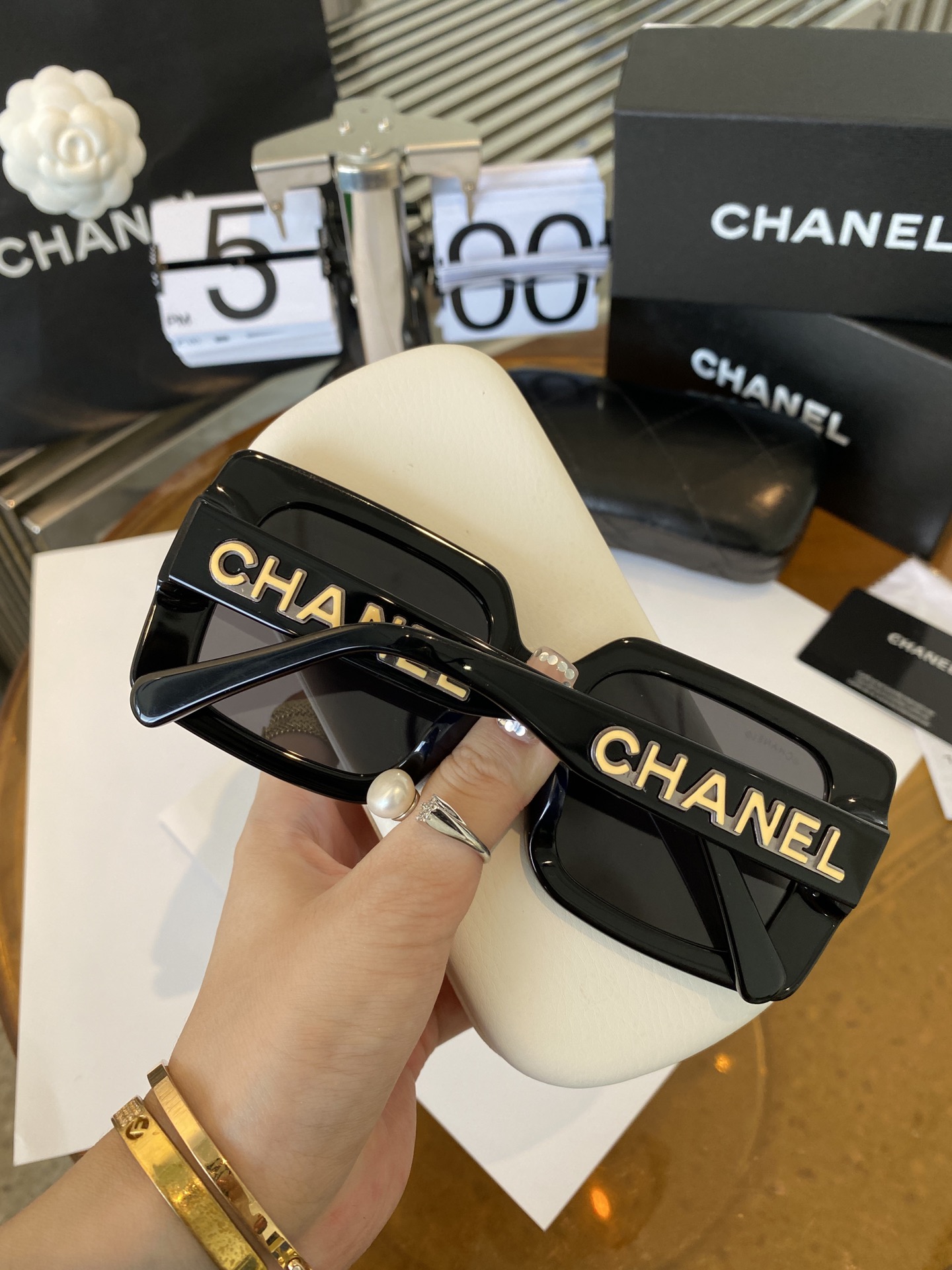 百搭方形chanel五金全拼logo设计的镜腿很中古CH71466Size:62-14-145