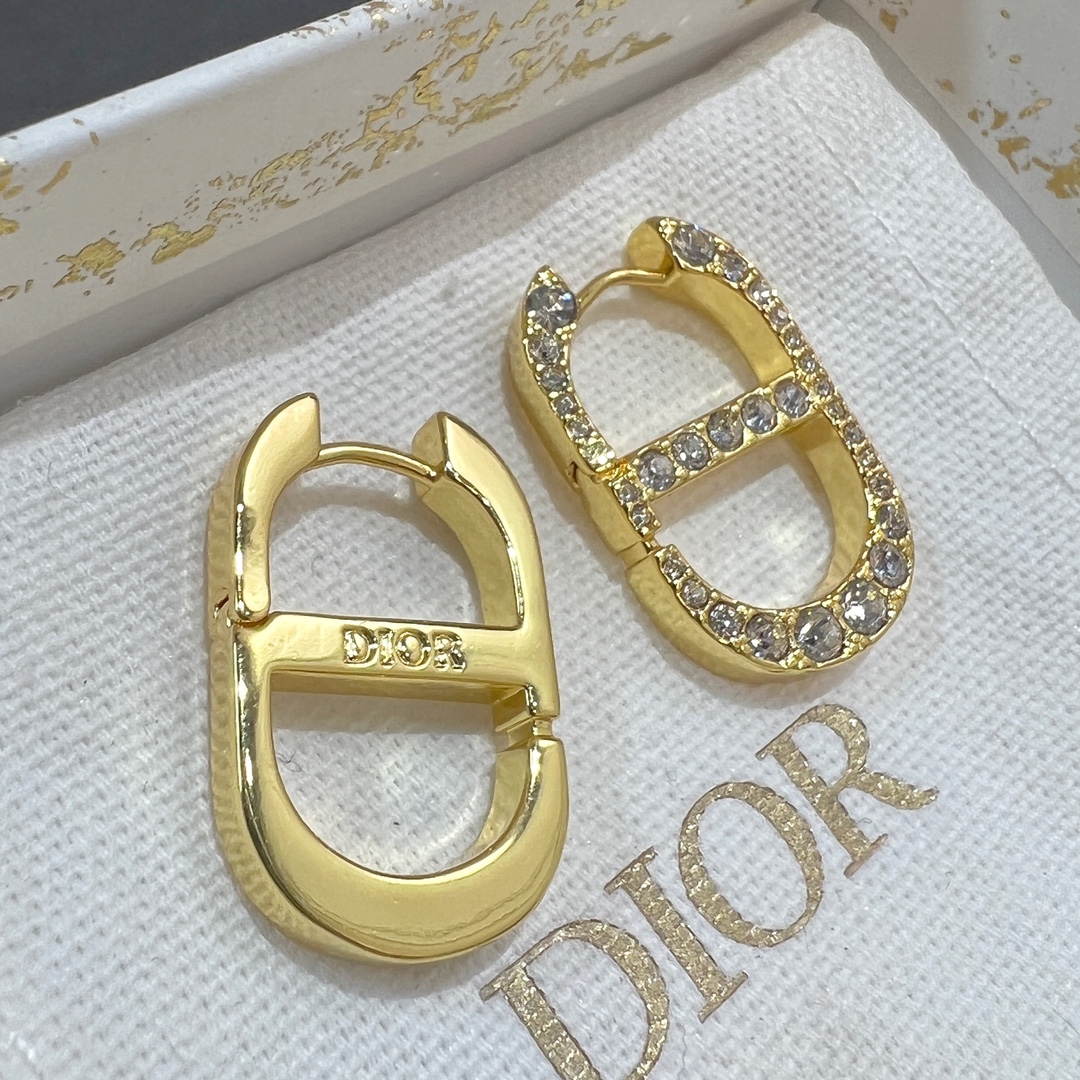 新款☑️DIOR迪奥CD满钻耳钉耳环