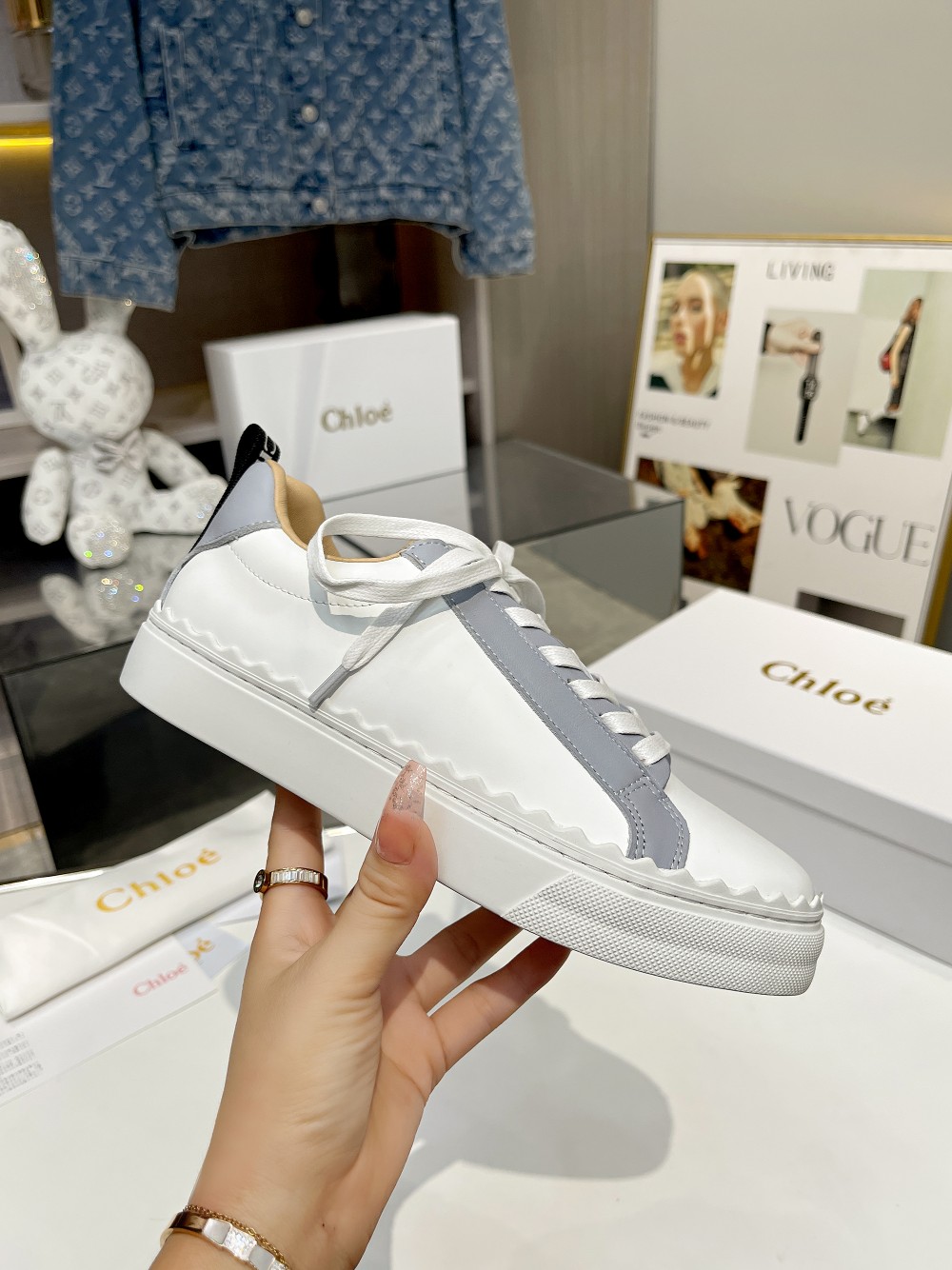 NO:559067,ChIoe25 catwalk model, high version purchase, original purchase, fabric: Italian cowhide, foot pad: sheep lining, 2 cm higher inside, original outsole rubber, stitching around the outsole, code number: 35-41#, casual shoes/sports shoes, sneakers, cowhide19860909ChIoe25走秀款 高版本代购 原版购回 面料: 意大利牛皮 垫脚:羊里 内增高2公分 原版大底橡胶 大底周围车线 码数:35-41#,休闲鞋/运动鞋,sneakers,cowhide,Women's Shoes