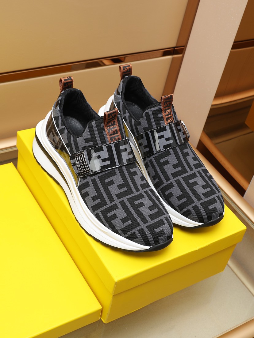 I5  Fendi  芬迪 小怪兽 男士休闲鞋最新元素潮爆全球，官网火爆热卖，最新休闲鞋，原版版本，面料采用原版透气飞织布进口羊皮内里原版防滑大底，舒适以质量说话，颜色：两色可选。