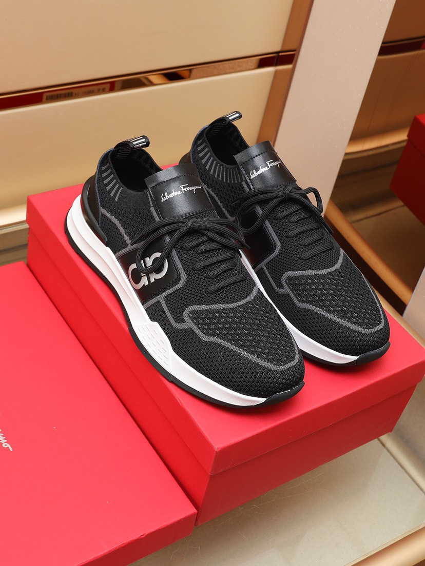 I5 FERRAGAMO爆款已出大货，原单11品质，专柜上市 鞋面原版透气飞织，奢华舒适的透气内里。完美造型打造专柜品质，拼色PU耐磨大底，设计上很独特的美，超级百搭。高档不失品味，时尚、新颖绝对的焦点颜色：三色可选