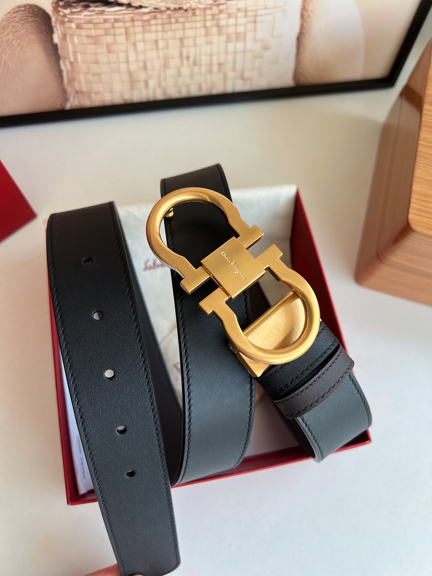 Ferragamo菲拉格慕   精致8字金属夹扣男士3.5cm腰带