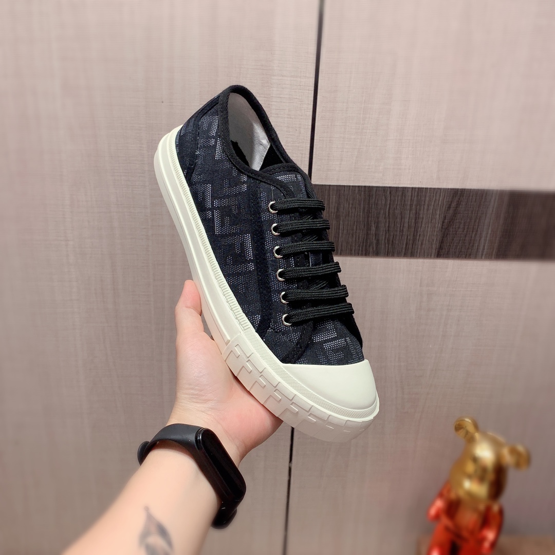 I0   Fendi 芬迪   最新爆款休闲鞋，顶端品牌 奢侈～代购，顶级～质量。专柜同卖产品[强]鞋面選用进口透气原版布料材质透气羊皮内里精细做工。原版个性时尚柔软橡膠耐磨防滑大底，上脚轻巧舒适，实物拍摄實物更好看，123广州码: 38-44。”},”title”:”: :  I0   Fendi 芬迪   最新爆款休闲鞋，顶端品牌 奢侈～代购，顶级～质量。专柜同卖产品[强]鞋面選用进口透气原版布料材质透气羊皮内里精细做工。原版个性时尚柔软橡膠耐磨防滑大底，上脚轻巧舒适，实物拍摄實物更好看，123广州码: 38-44。