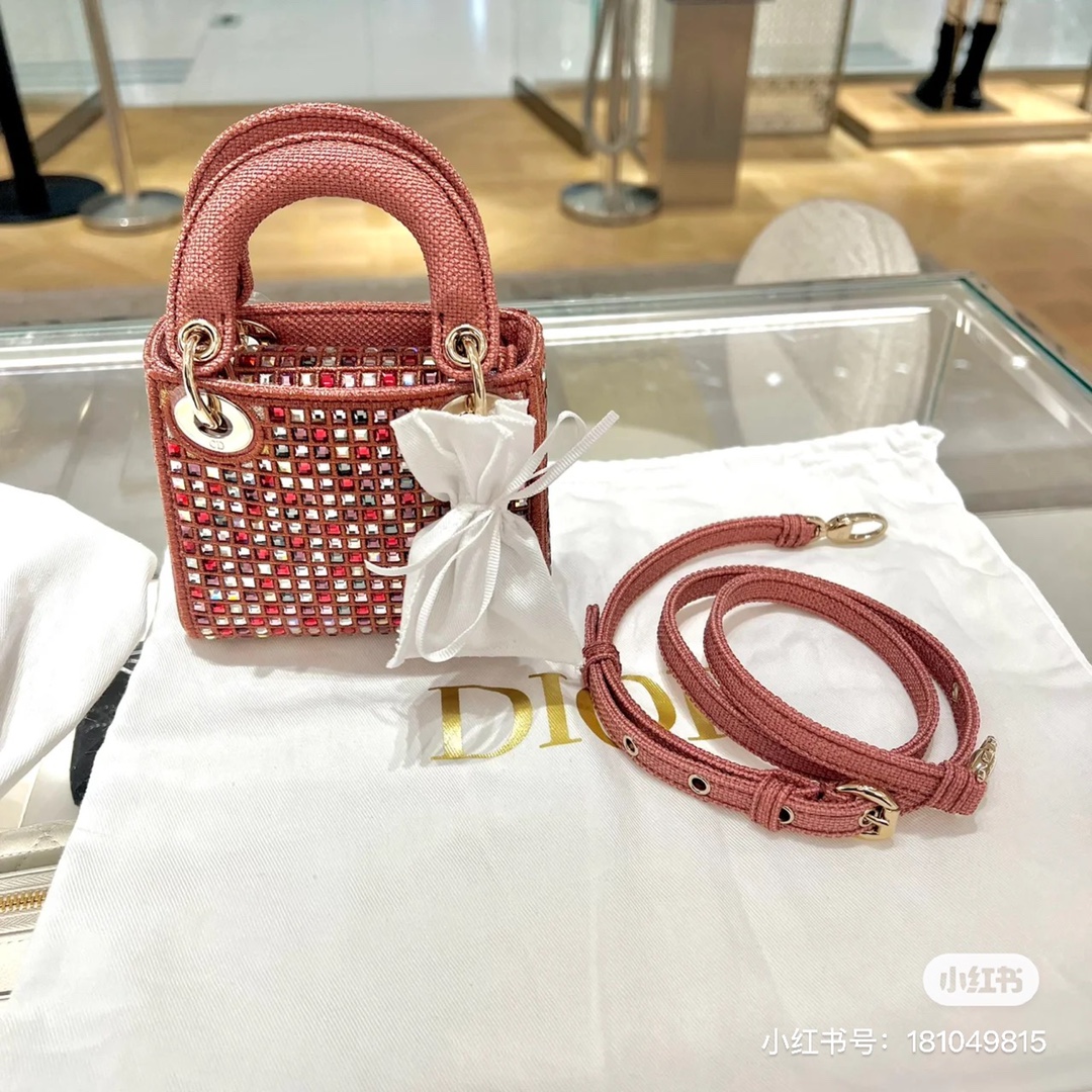 Dior Product _dLHqfSbirIaQ7LP482xxHde_KNpZzwv7U7yvM6A