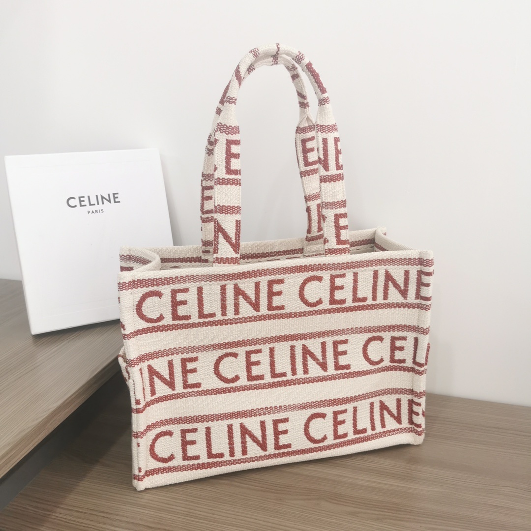 CELINECABASTHAIS新推出秋季大号托特毛巾面料大间缝隙柔软织物的材料!营造出度假️氛围特别亮
