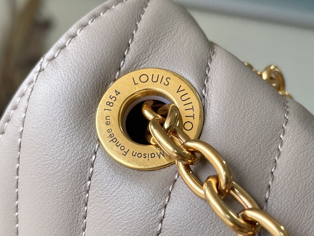 Louis Vuitton Haute Couture Classic Luxury Handbag Shoulder Crossbody 6