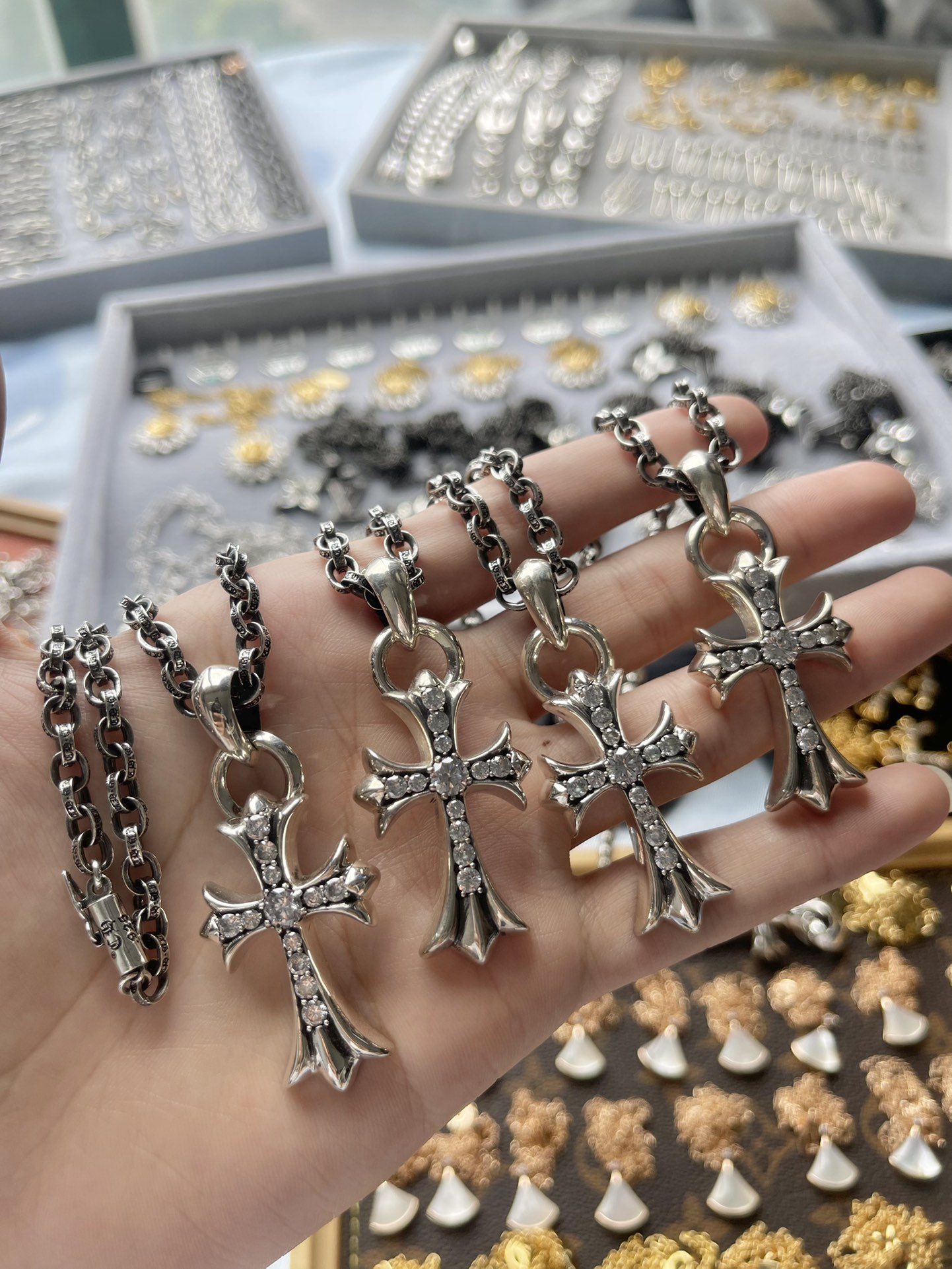 Chrome Hearts 克罗心 带钻十字架项链