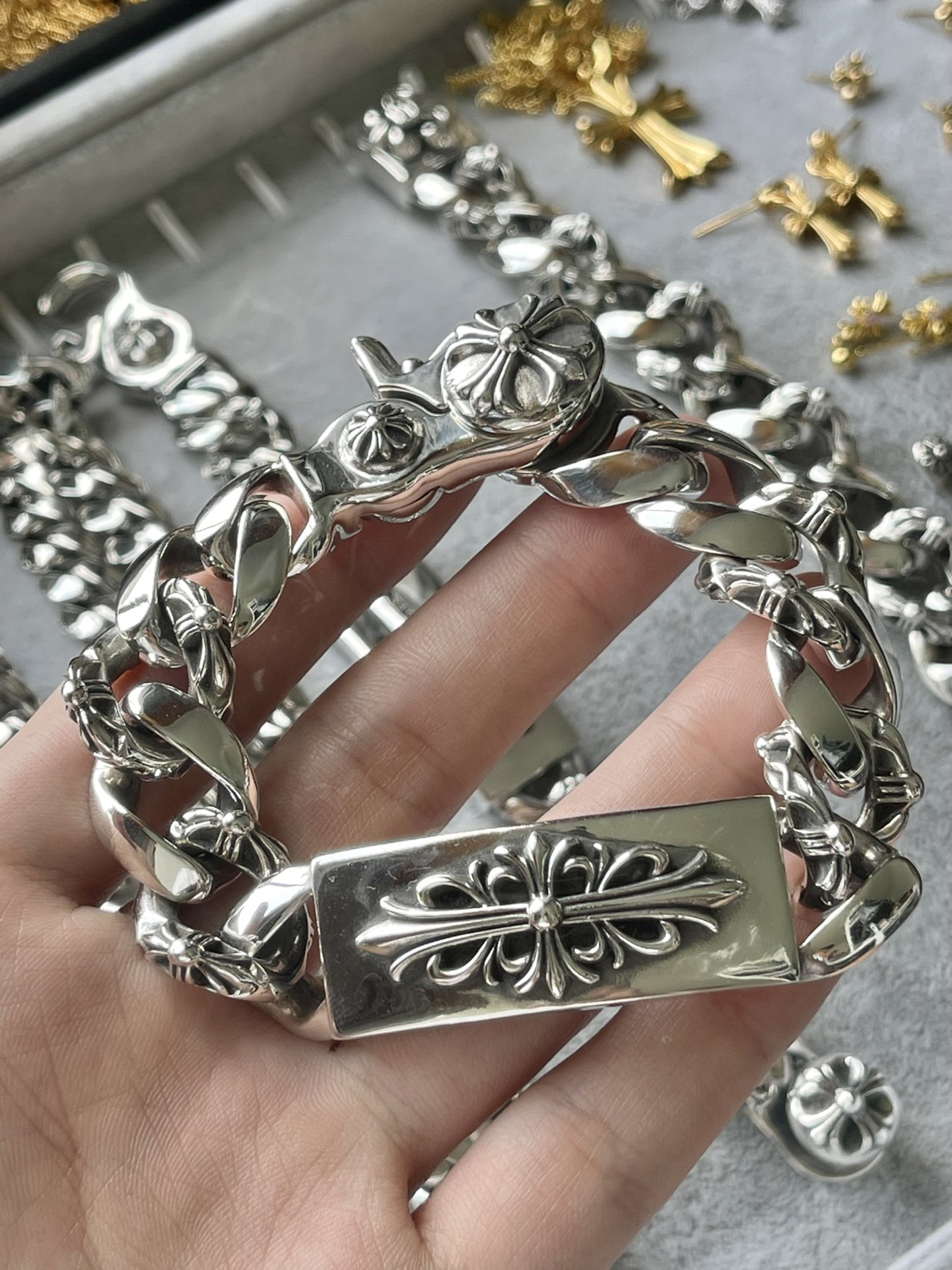 Chrome Hearts 克罗心 粗版十字花手链