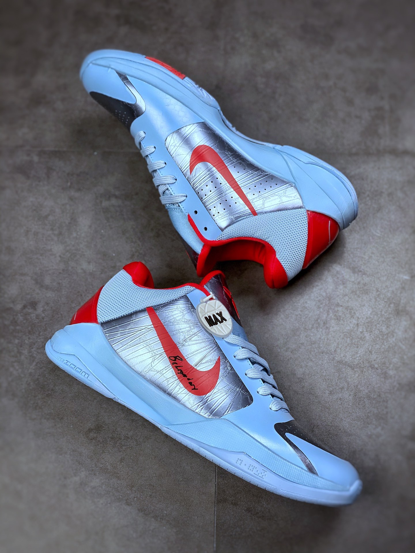 270 致敬Kobi 情怀满满 先行版 NIKE ZOOM KOBE 5 PROTRO 科比五代 CD4991-109