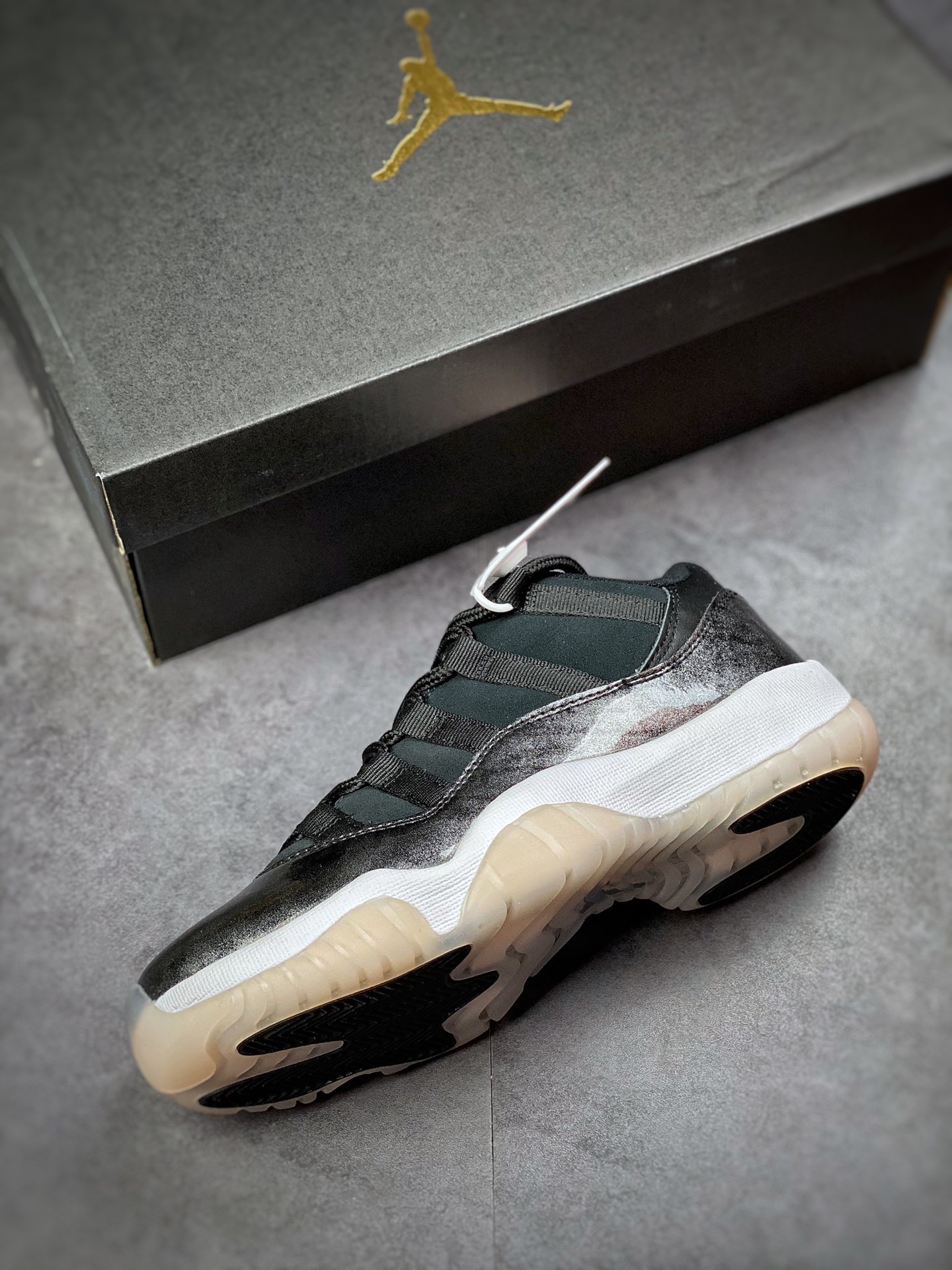 Air Jordan 11 Retro Low Earl Gray 528895-010