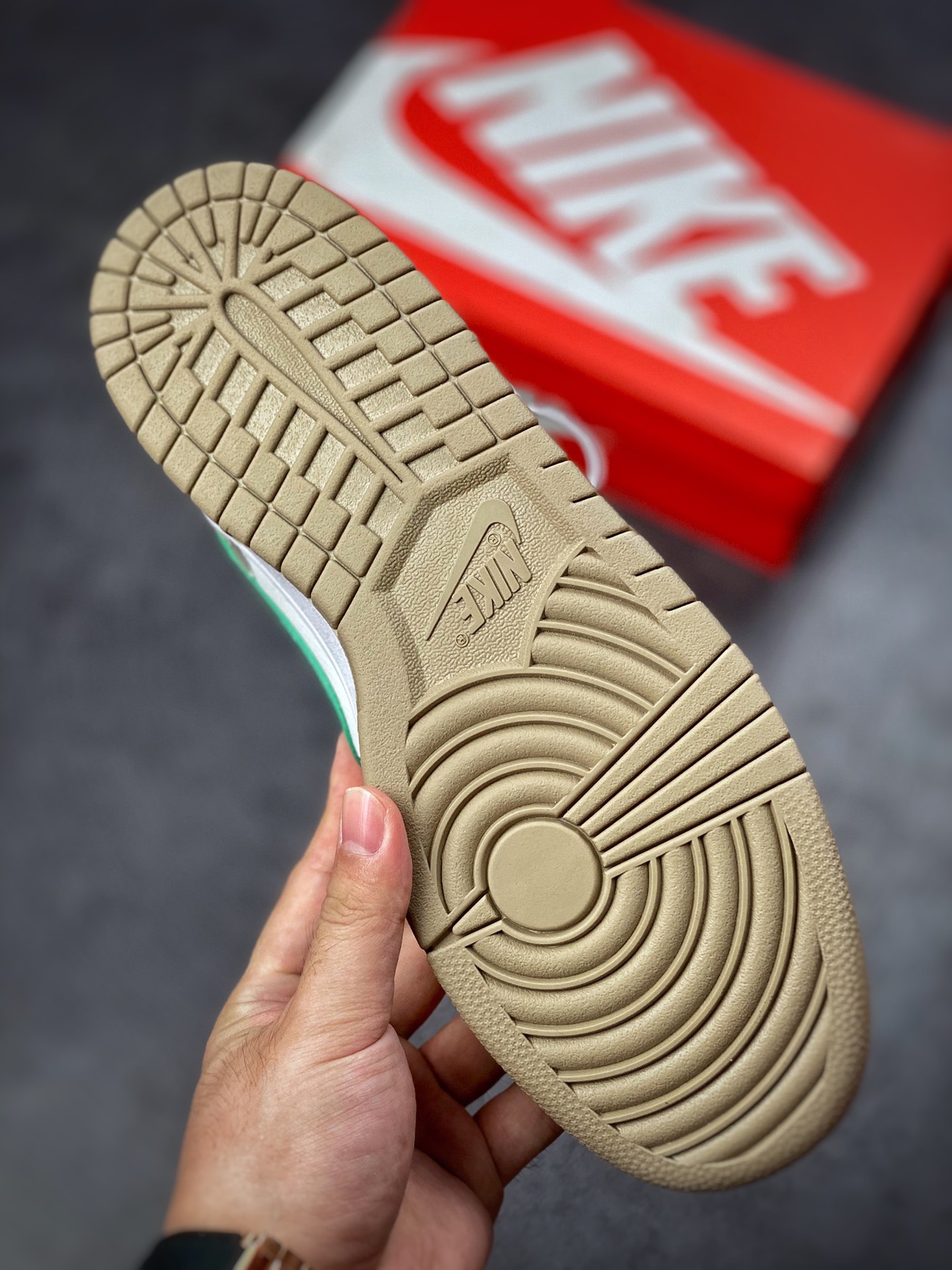 200 Nike SB Dunk Low 白棕绿 DX6063-131