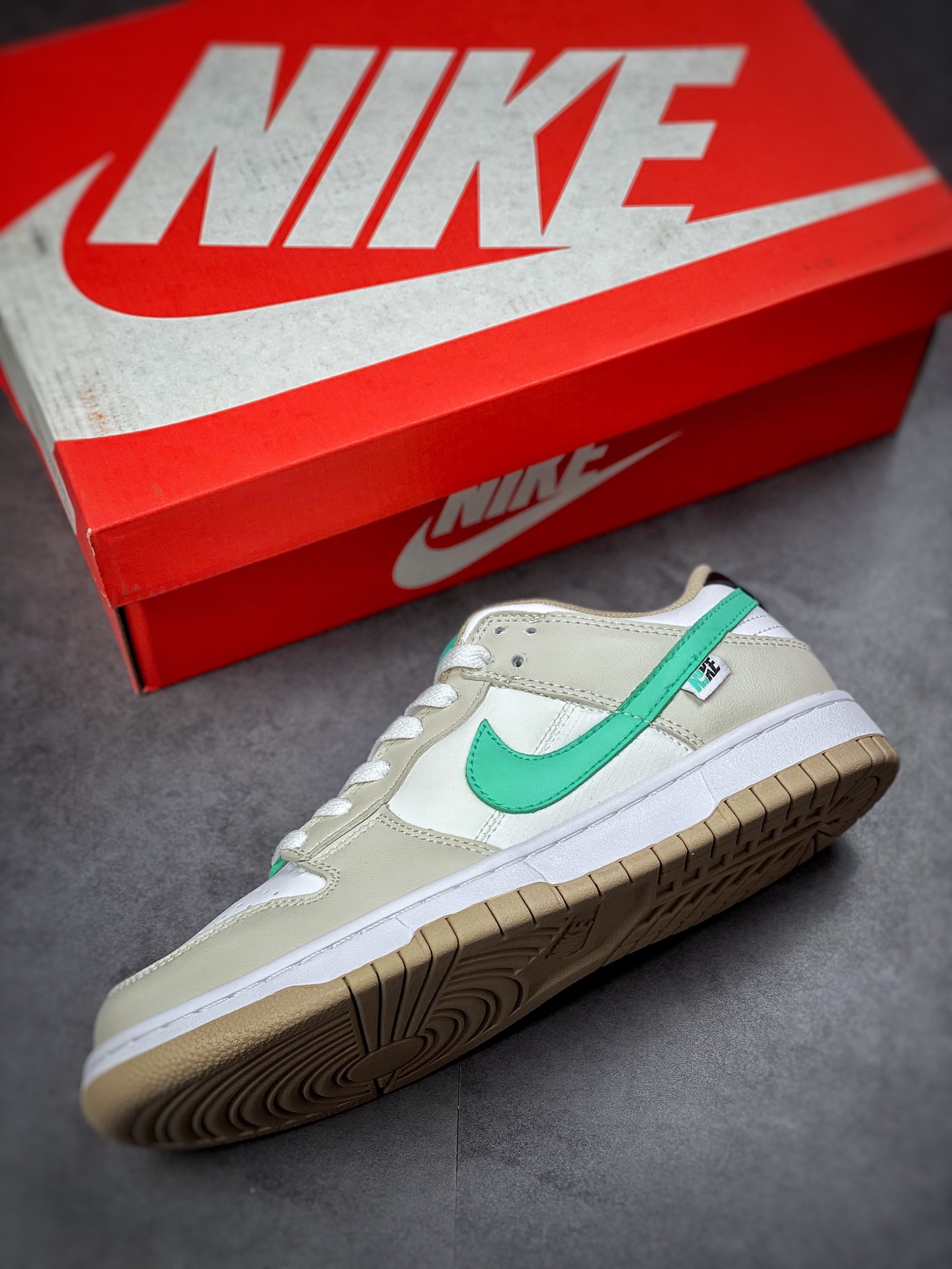 200 Nike SB Dunk Low 白棕绿 DX6063-131