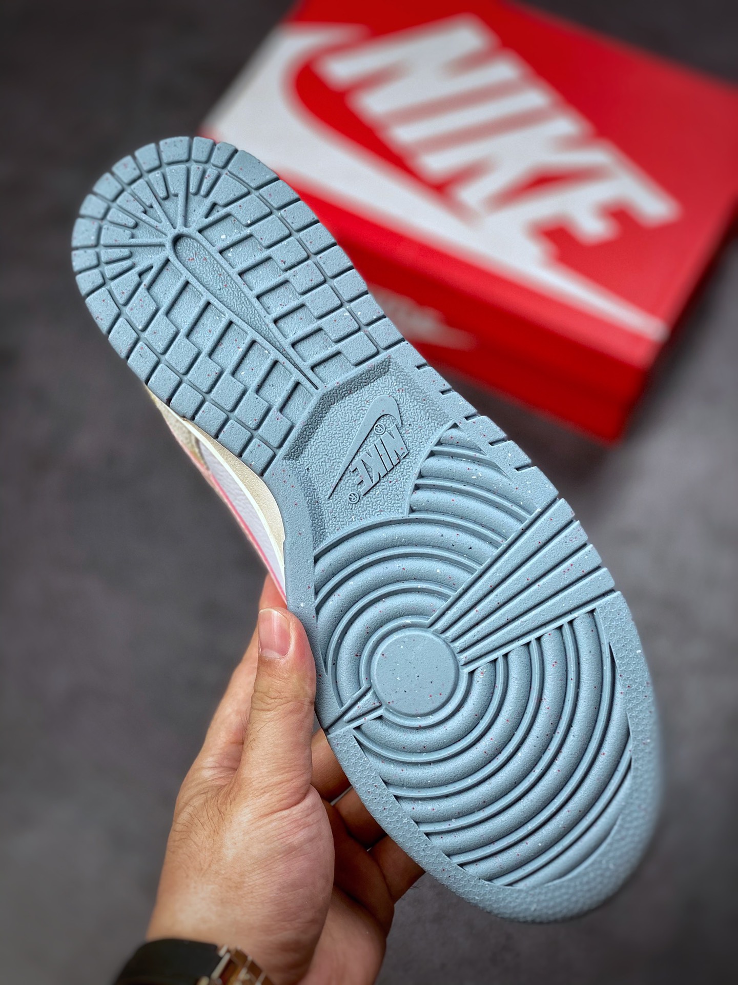 280 Nike SB Dunk Low 复活节白蓝粉DV6486-100