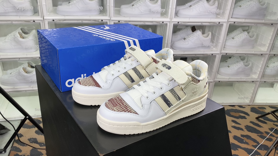[Adidas Originals Series]Adidas Clover Originals Forum 84 Low Roman Series Vel