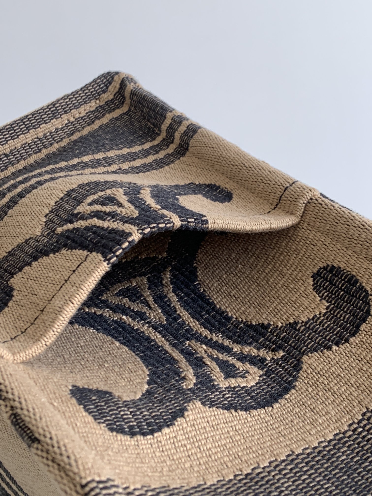 CELINE赛琳CABAS THAIS凯旋门刺绣印花织物购物袋196762