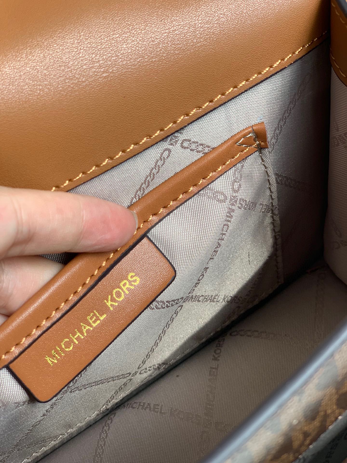 Michael Kors ～MK新款Heather 大号老花链条单肩包 小巧 是为她臻选的精美之礼