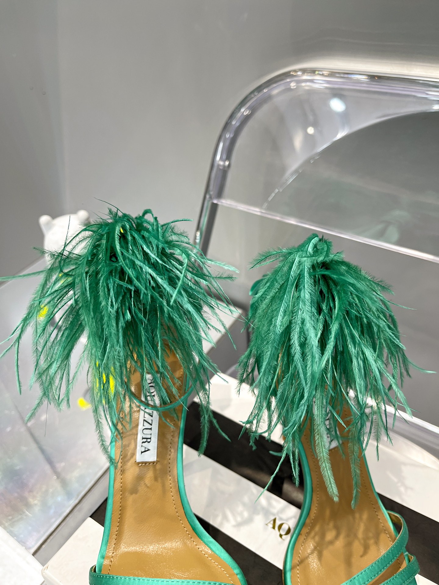 Aquazzura金菠萝2024/早秋新品羽毛高跟凉鞋上脚超级有气质既简洁又时髦太美啦美出出新高度！各路