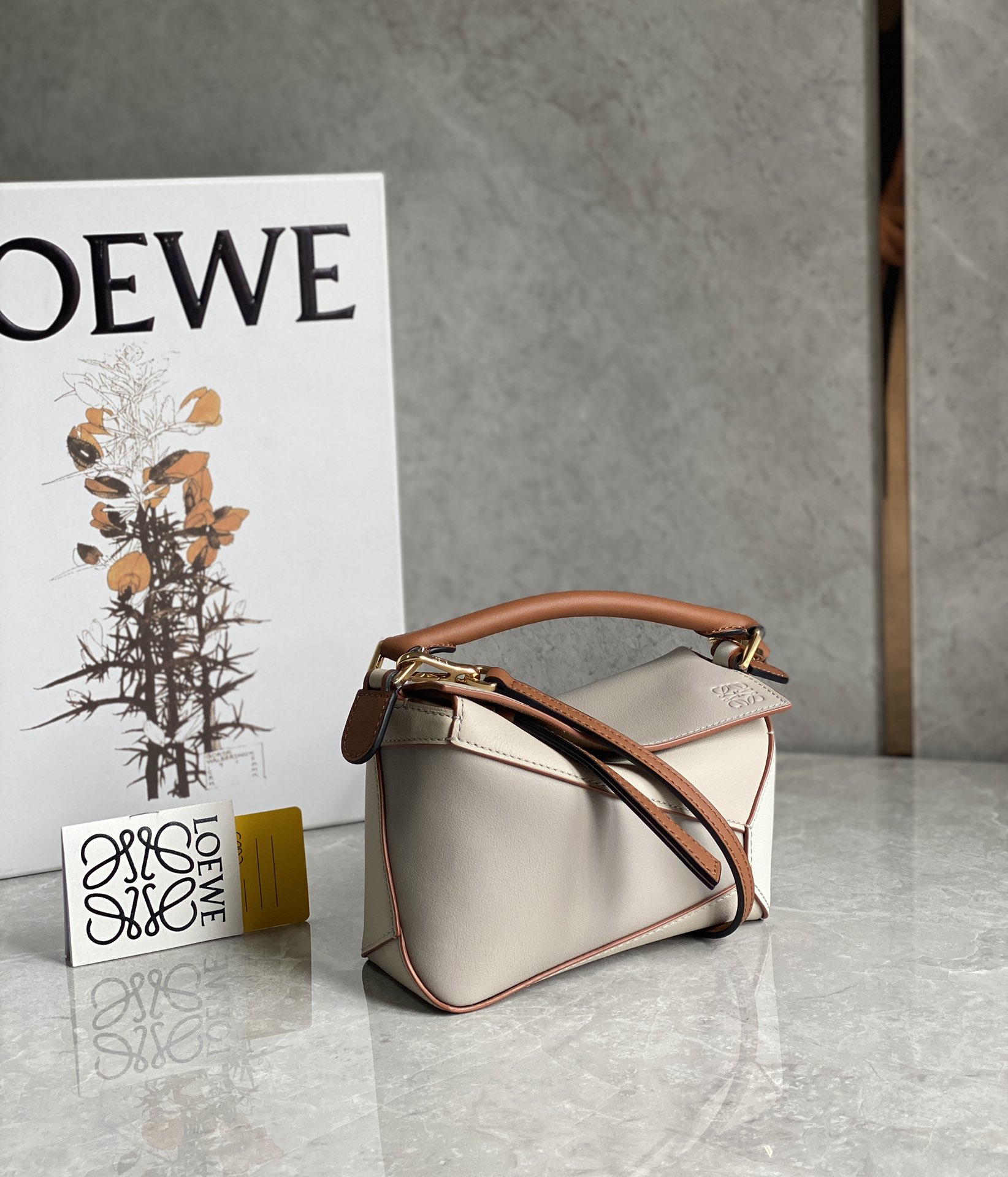 LOEWE Puzzle 18CM Mini bag 几何包 0680白月光