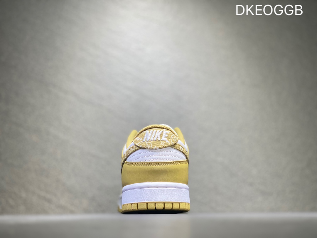 300 NIKE Dunk SB Low 低帮休闲板鞋  DH4401-104