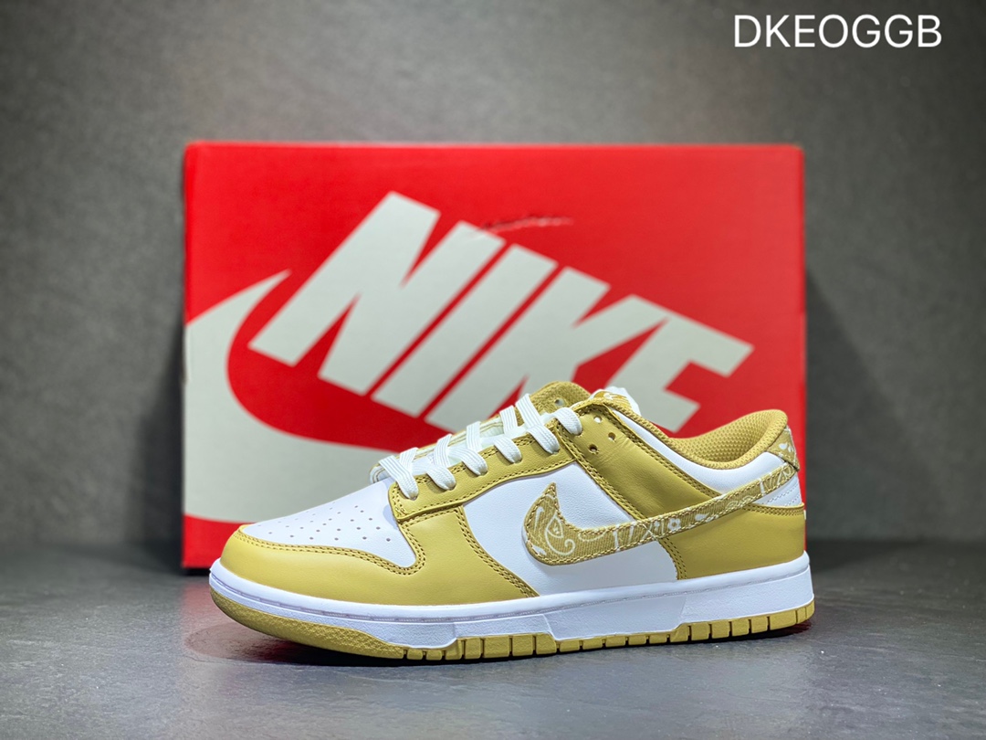 300 NIKE Dunk SB Low 低帮休闲板鞋  DH4401-104