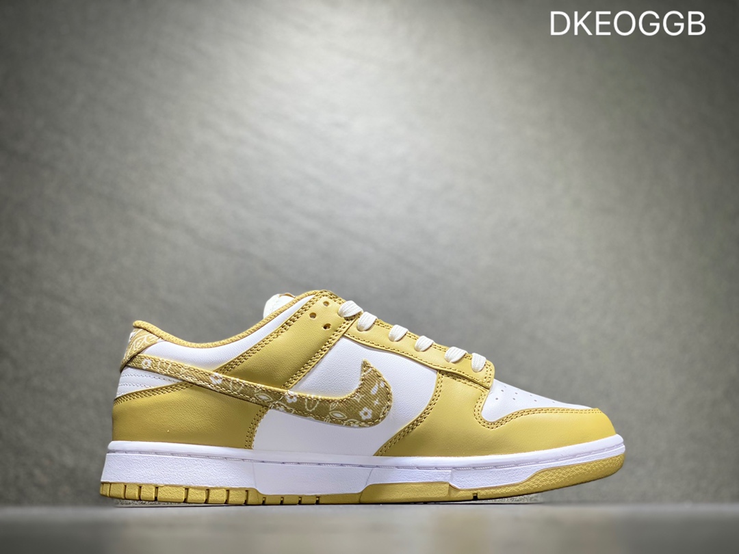 300 NIKE Dunk SB Low 低帮休闲板鞋  DH4401-104
