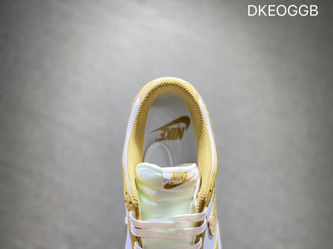300 NIKE Dunk SB Low 低帮休闲板鞋  DH4401-104
