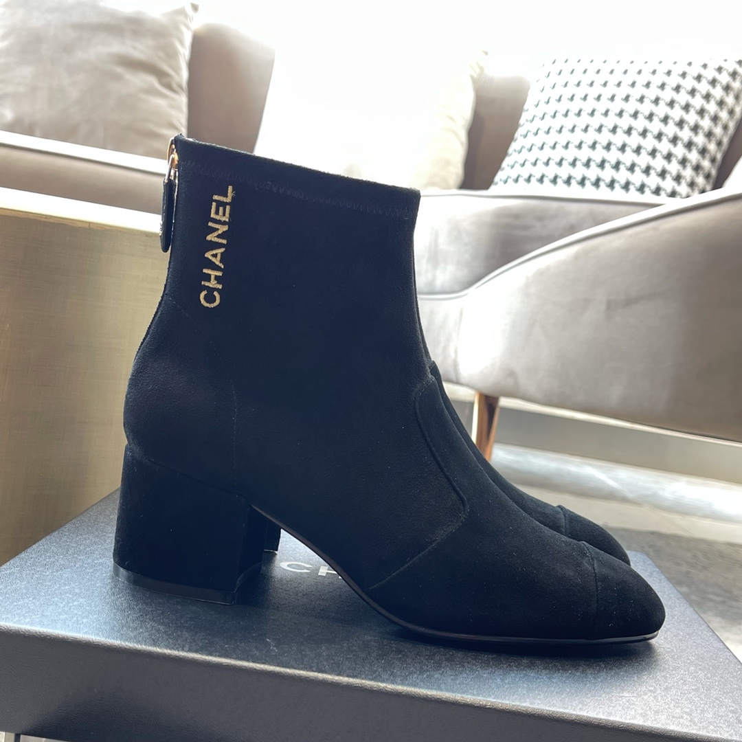 CHANEL 秋冬モデル レディースブーツ スリッポン ストレートブーツ 乗馬ブーツ イタリア製本革アウトソール