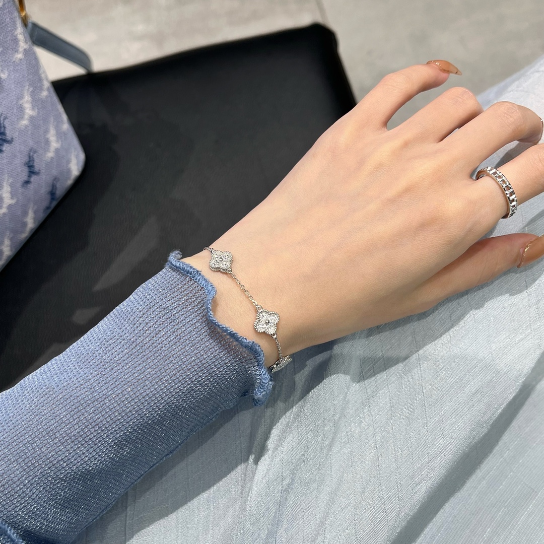 Van Cleef & Arpels vca mini六花满钻手链