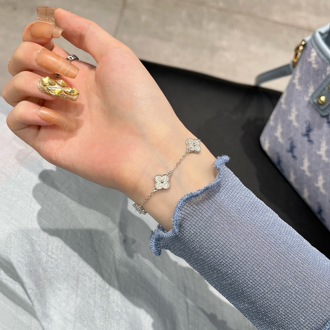 Van Cleef & Arpels vca mini六花满钻手链