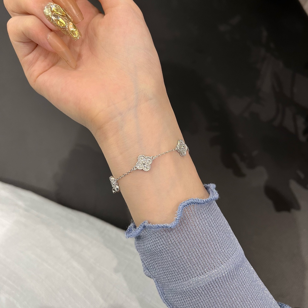 Van Cleef & Arpels vca mini六花满钻手链